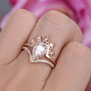 18K Rose Gold Diamond Pear Cut Crown 2PC Ring Set